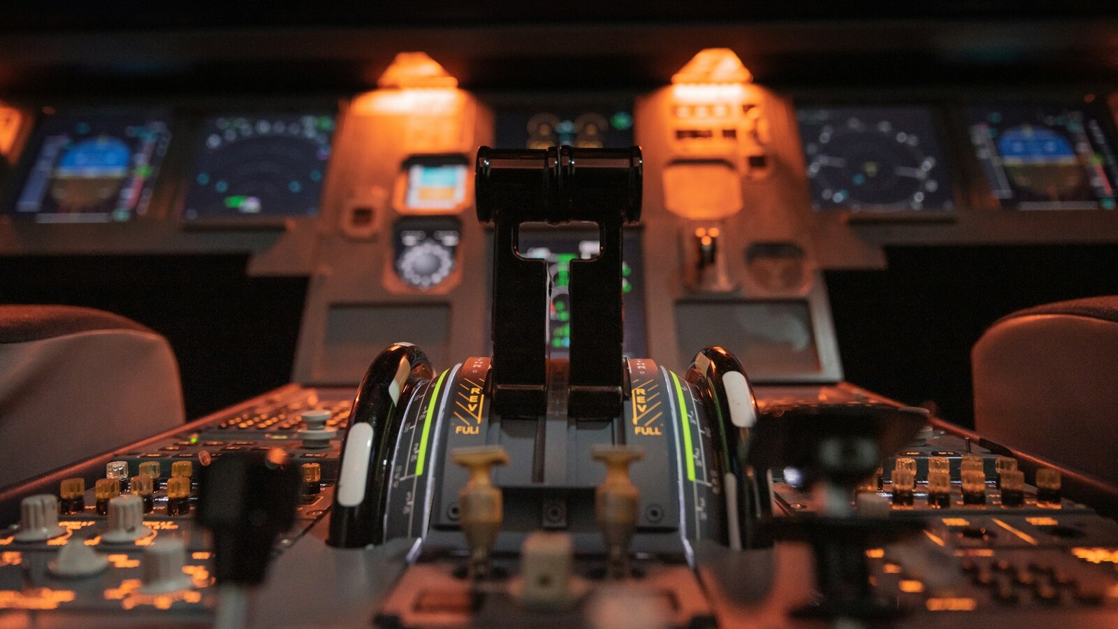 Airliner flight deck instruments